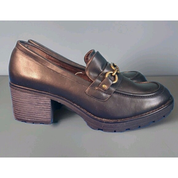 Womens Sz 9.5 Chunky Heel Loafer Faux Leather Y2k Goth Brass Bit Chain Slip On - Picture 1 of 12